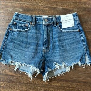 Women’s Abercrombie & Fitch mom Jean shorts